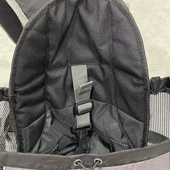 NEW Pet Backpack Carrier (medium) & Pet Umbrella - Picture 9 of 13